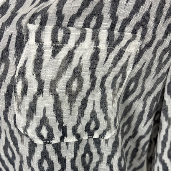 129  NWT  I. N. Studio Women's Black and White Patterned Top. SzPM - Picture 8 of 11